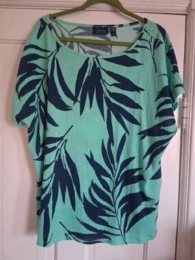 d&co Beach Mint Green Short Sleeve Leaf Print Tee